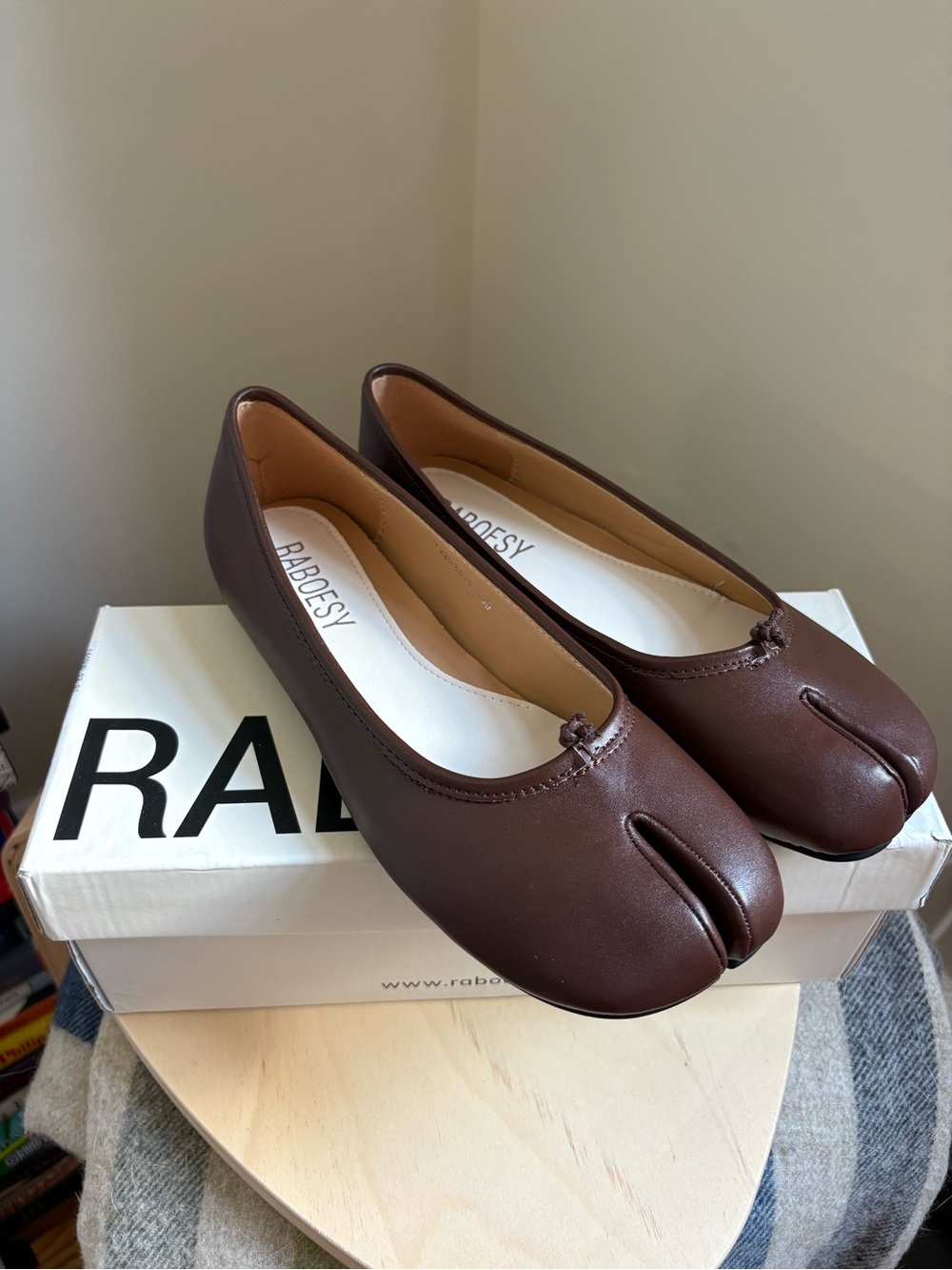 NWT Raboesy Tabi Ballet Flats Brown Size 9 - Picture 2 of 4